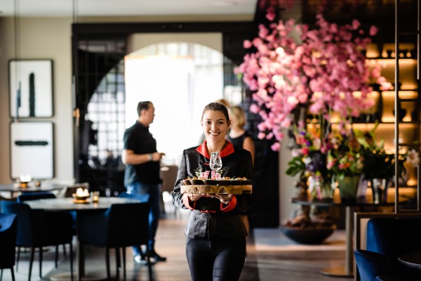 Medewerker bediening - carrière in de horeca - werken in tilburg